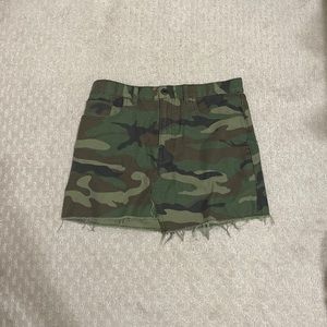 Camo Aritzia skirt